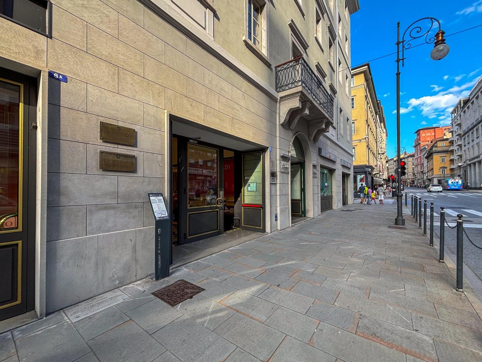 Teatro Romano Exclusive Suites Triest Zewnętrze zdjęcie